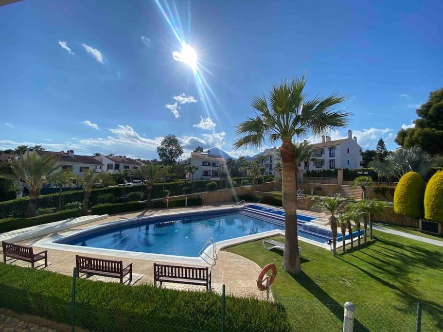 Apartamento Complejo Residencial L'Alfas del Pi Luaran gambar