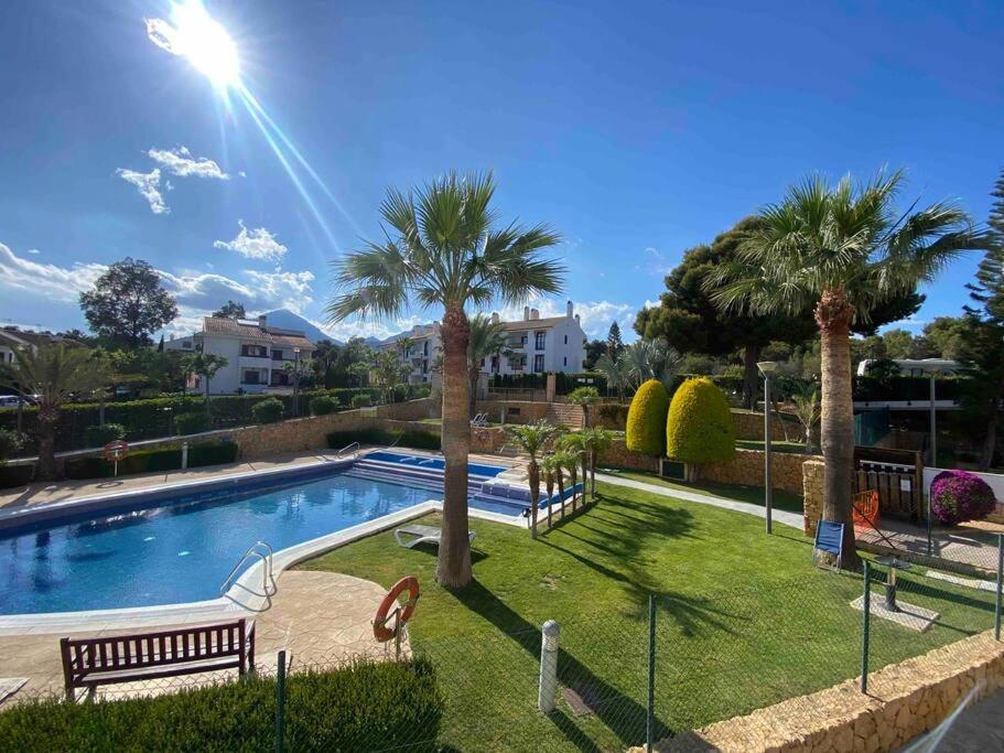 Apartamento Complejo Residencial L'Alfas del Pi Luaran gambar